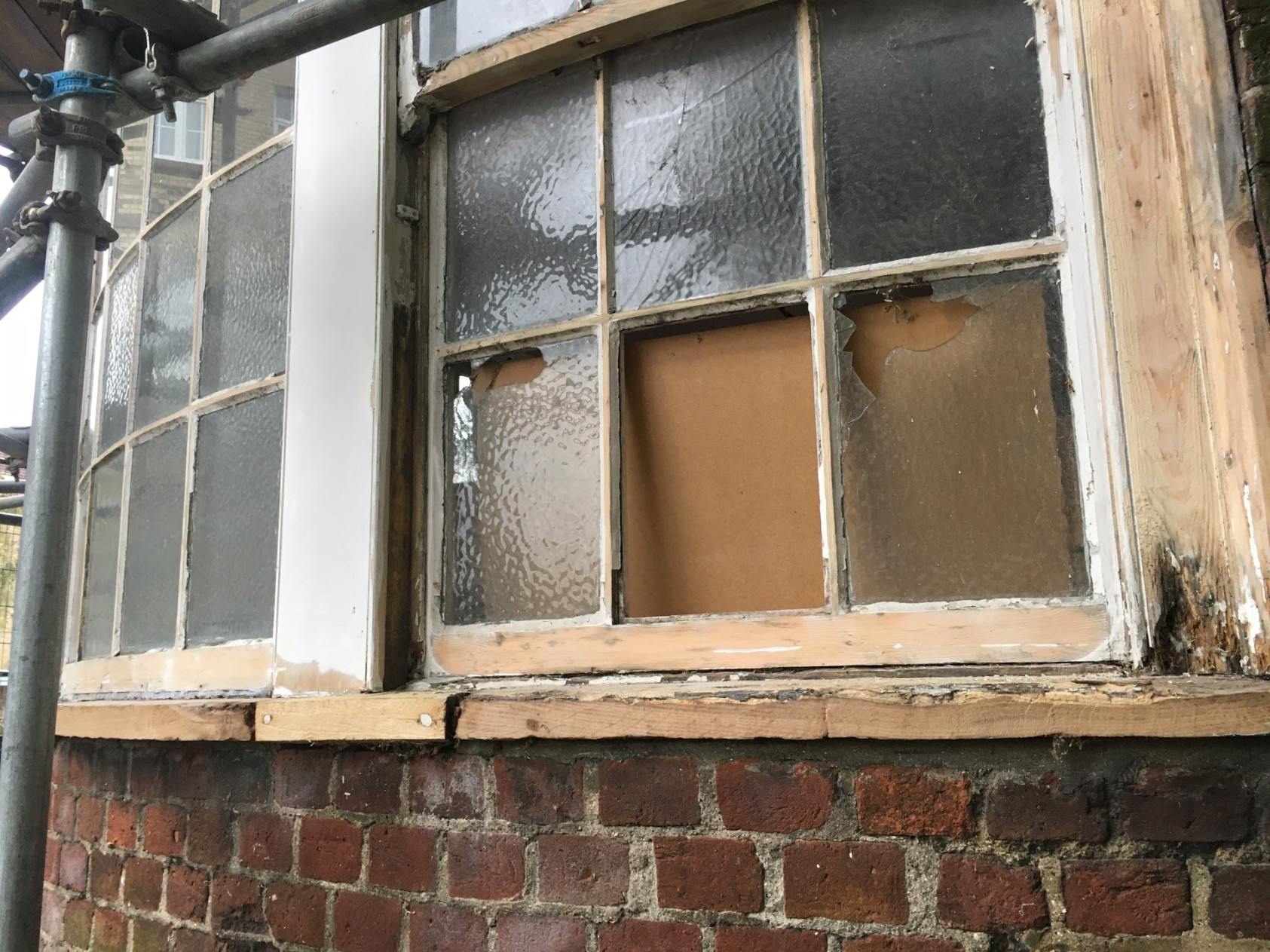 broken sash window panes