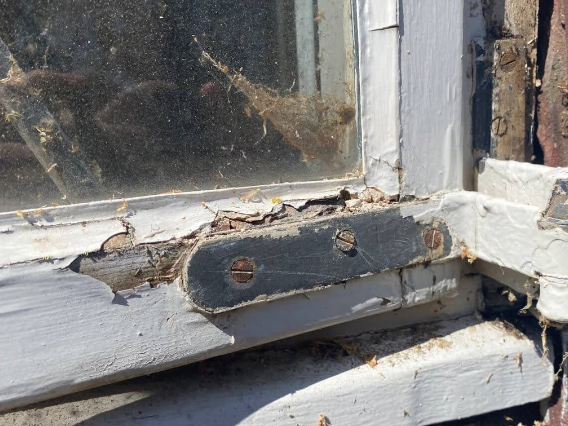 rot under the hinge 