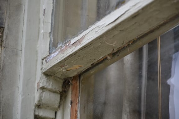 sash window meeting rail
