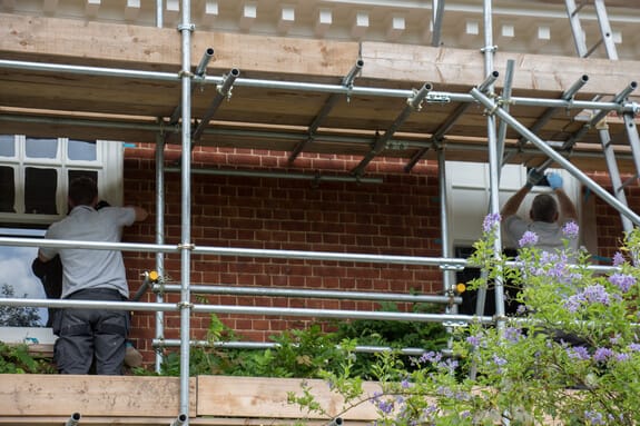 Cleaning windows after paint spraying