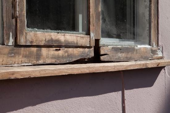 Complete overhaul of a timber frame window. | before