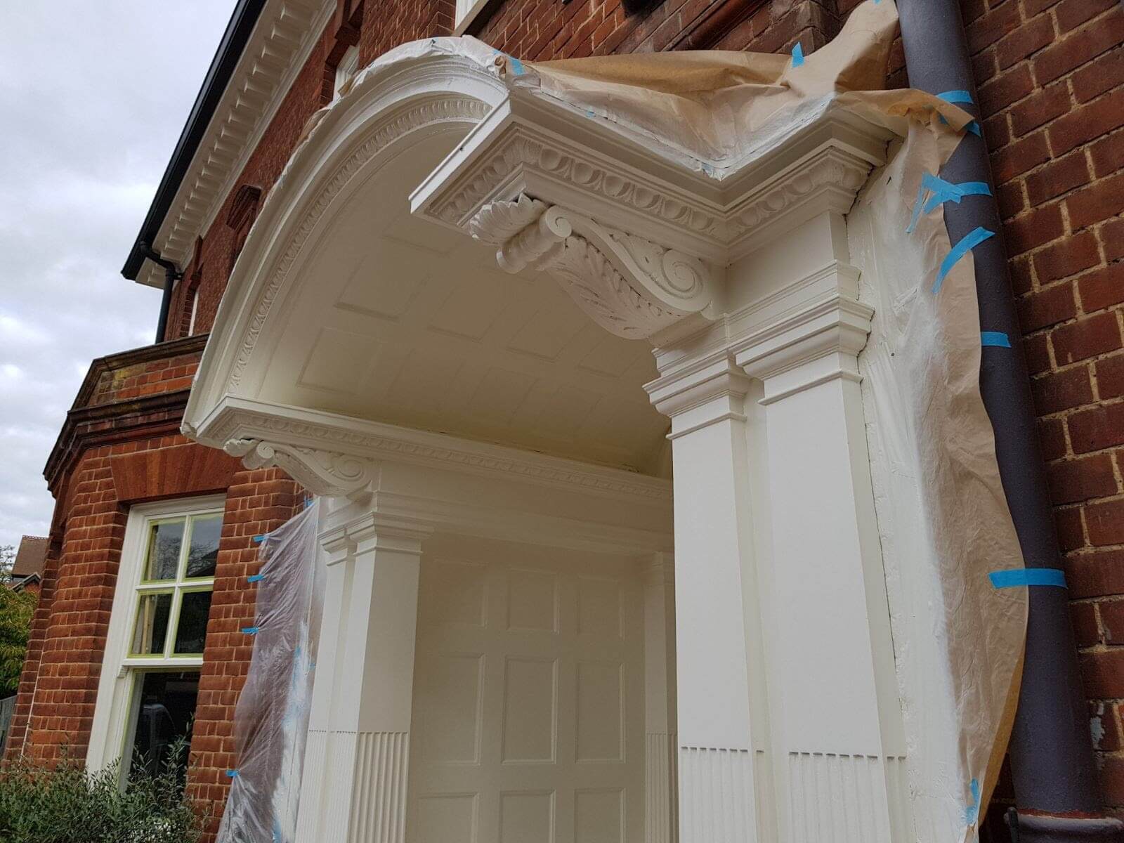 Airless paint sprayer finish